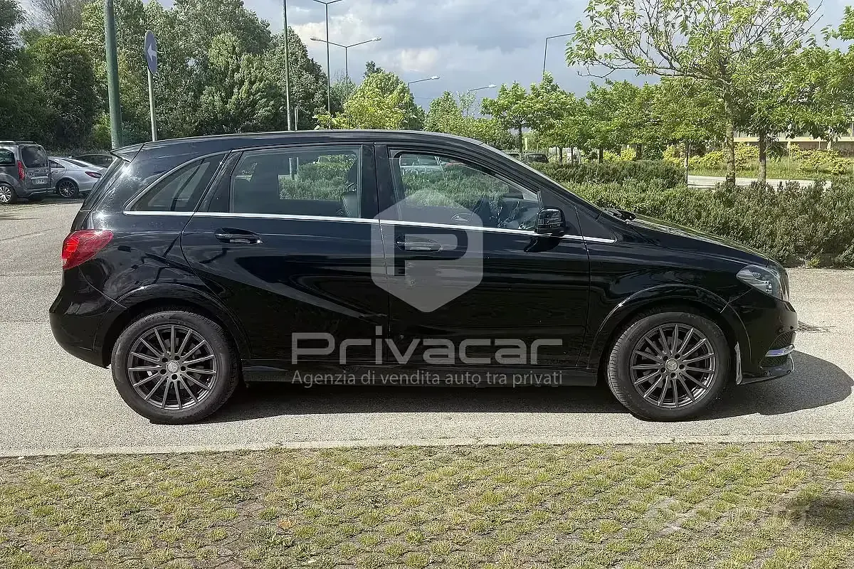 Usata Mercedes B250e 64 kW (88 CV) 2016 Nero Monovolume