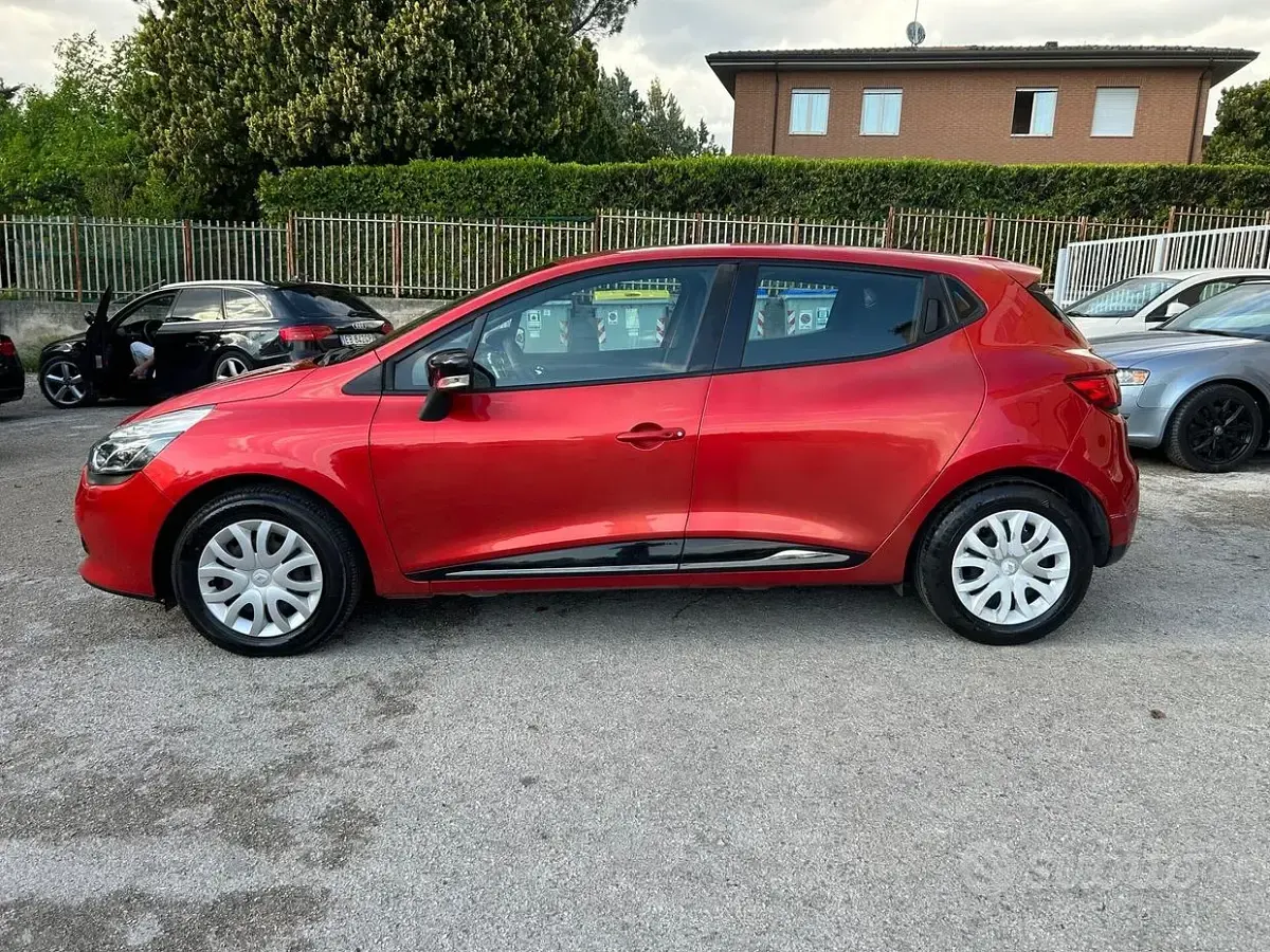 Usata Renault Clio IV 75 CV (55 kW) 2014 Rosso Berlina