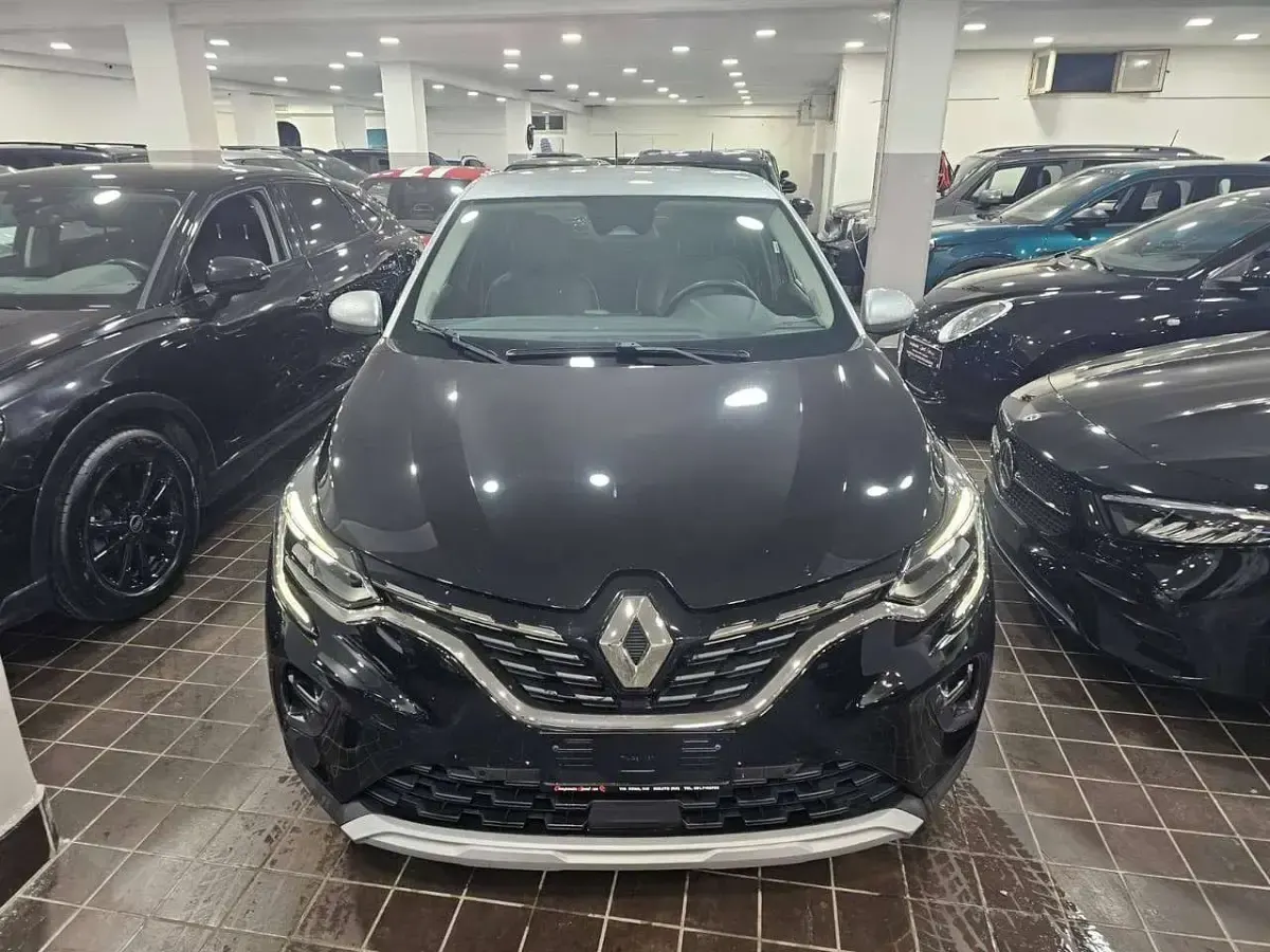 Usata Renault Captur Intens 101 CV (74 kW) 2022 Solid black metallizzato SUV