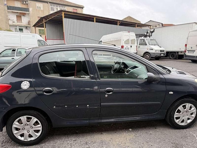 Usata Peugeot 206+ 68 CV (50 kW) 2010 Blu/azzurro Utilitaria