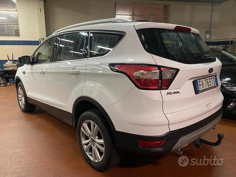 Usata Ford Kuga 120 CV (88 kW) 2019 Bianco SUV