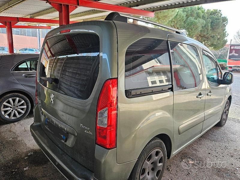 Occasion Peugeot Partner 98 ch (72 kW) 2011 Vert Monospace