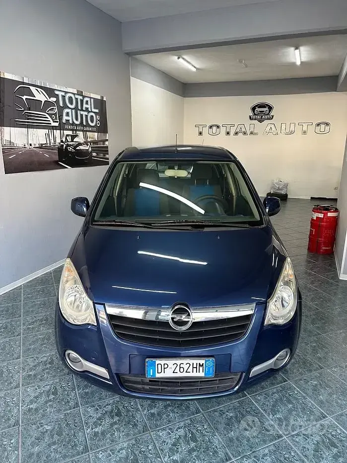 Usata Opel Agila Enjoy 65 CV (47 kW) 2008 Blu Utilitaria
