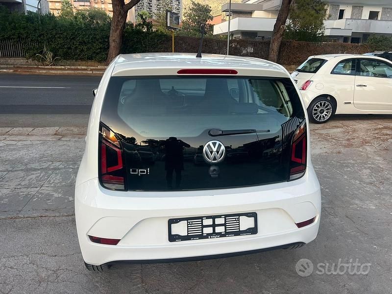 Usata VW up! Move 60 CV (44 kW) 2017 Bianco Utilitaria