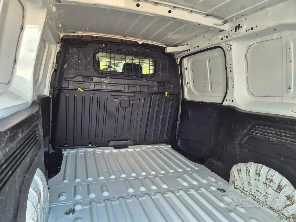 Usata Toyota Proace 101 CV (74 kW) 2021 Bianco Monovolume