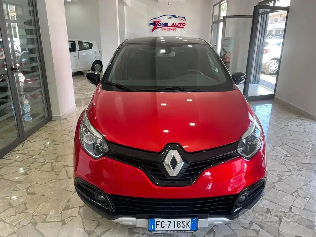 Usata Renault Captur 90 CV (66 kW) 2016 Rosso SUV