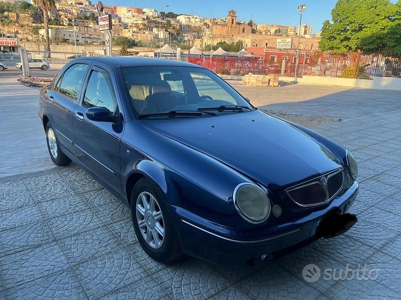 Usata Lancia Lybra 116 CV (85 kW) 2002 Blu Berlina