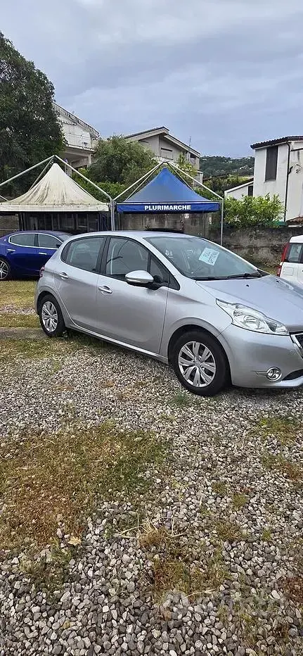 Usata Peugeot 208 82 CV (60 kW) 2012 Grigio Utilitaria