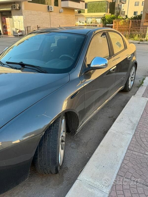 Usata Alfa Romeo 159 120 CV (88 kW) 2006 Grigio Berlina