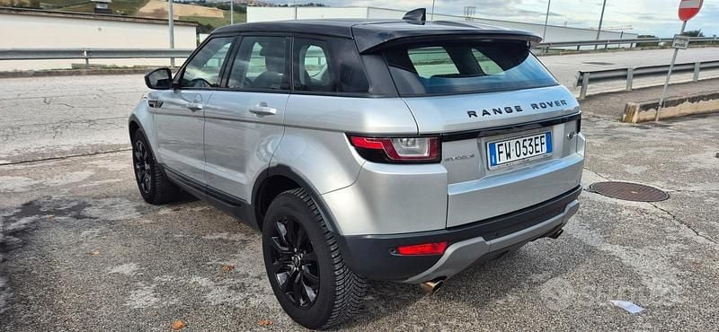 Usata Land Rover Range Rover evoque HSE 150 CV (110 kW) 2019 Argento Berlina