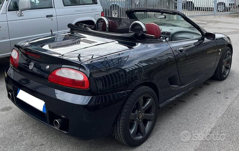 Usata MG TF 116 CV (85 kW) 2003 Blu/azzurro Cabrio