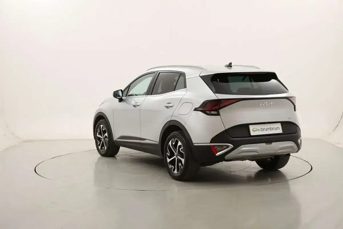 Usata Kia Sportage Style 230 CV (169 kW) 2022 Argento SUV
