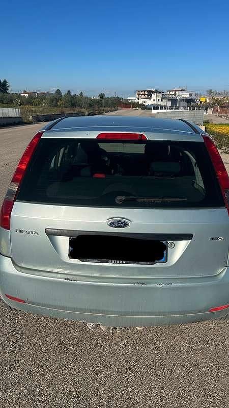 Usata Ford Fiesta 58 CV (42 kW) 2005 Berlina