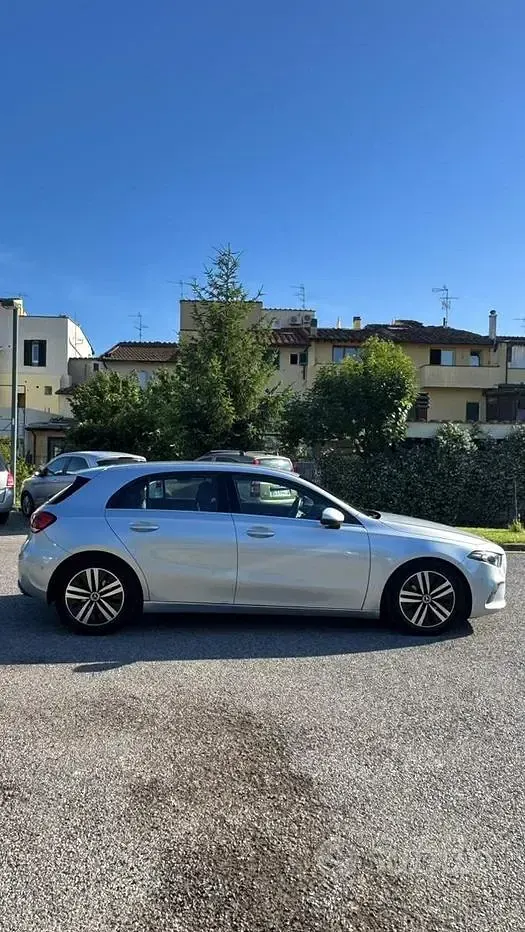 Usata Mercedes A180 Business 116 CV (85 kW) 2019 Grigio Berlina