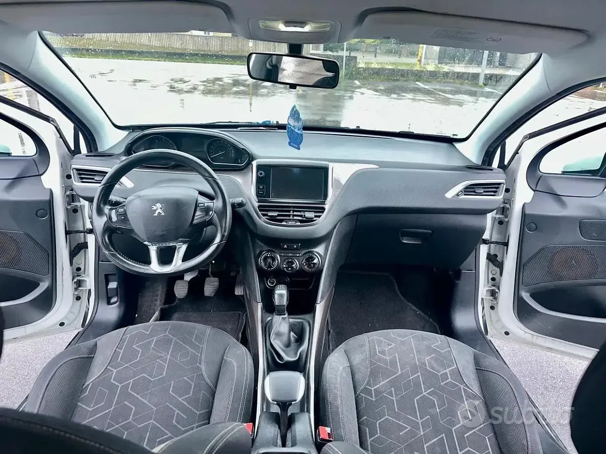 Usata Peugeot 2008 68 CV (50 kW) 2013 Bianco SUV