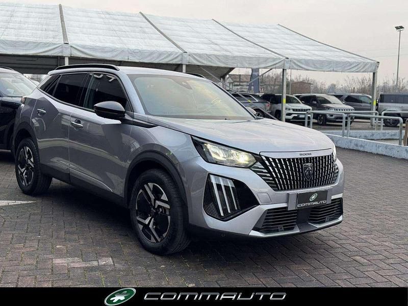 Usata Peugeot 2008 Allure 101 CV (74 kW) 2024 Grigio SUV