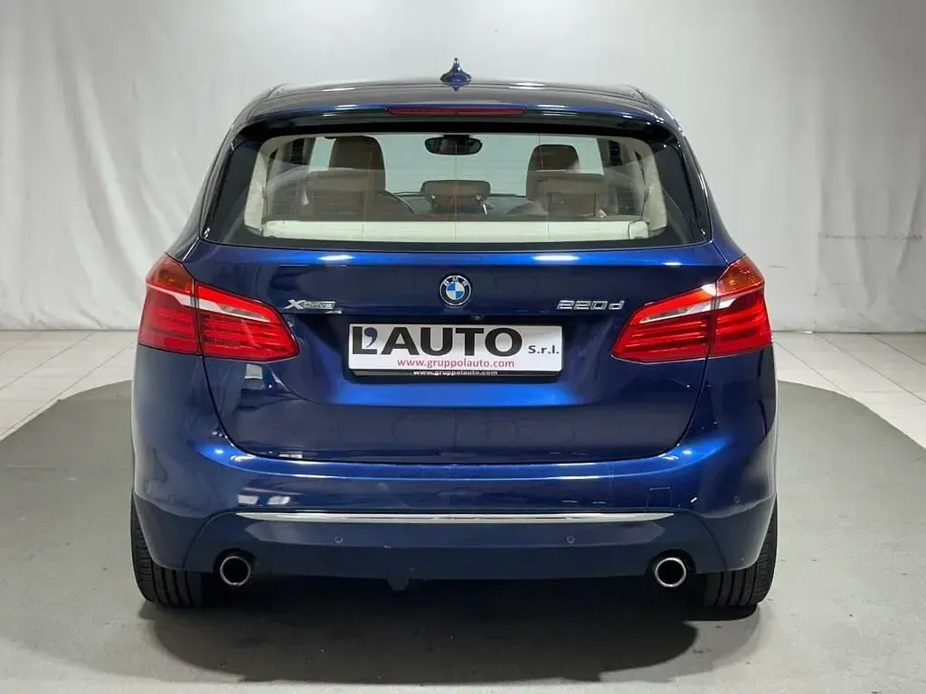 Usata BMW 220 Luxury Line 190 CV (139 kW) 2017 Blu Station wagon