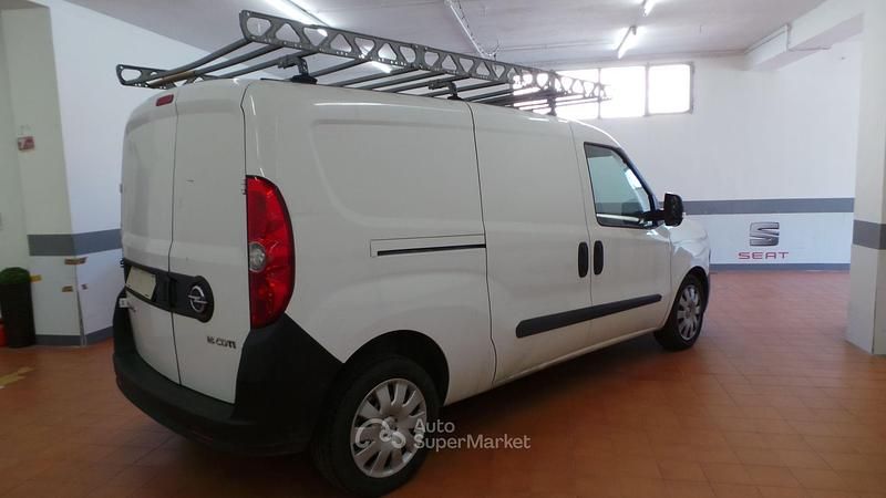 Usata Opel Combo 105 CV (77 kW) 2016 Bianco Monovolume