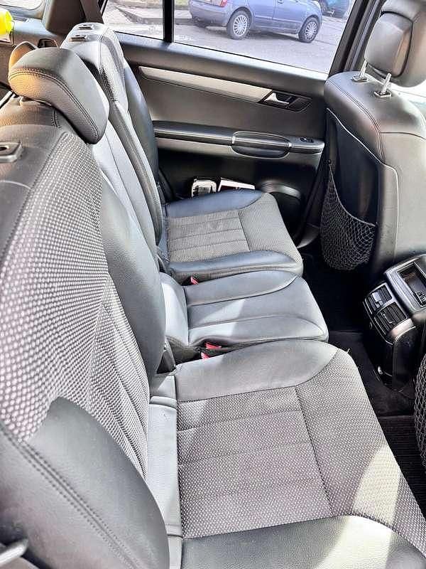 Usata Mercedes R350 265 CV (194 kW) 2012 Nero Monovolume