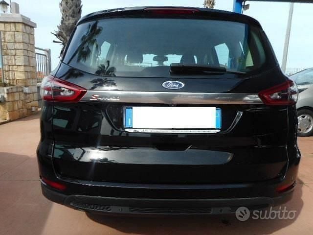Usata Ford S-MAX Titanium 150 CV (110 kW) 2016 Marrone Monovolume
