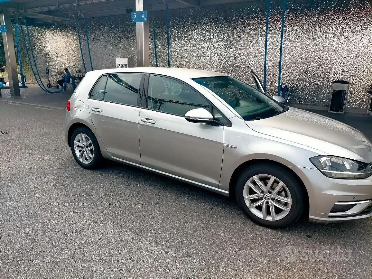 Usata VW Golf VII 130 CV (95 kW) 2019 Grigio Berlina