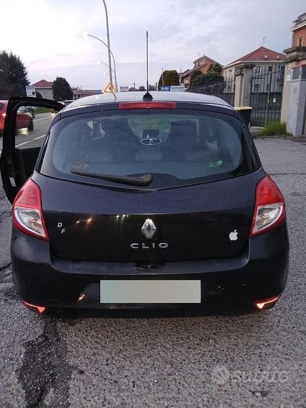 Usata Renault Clio II 75 CV (55 kW) 2009 Nero Berlina