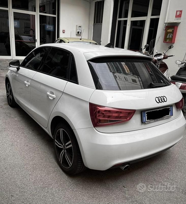 Usata Audi A1 Ambition 105 CV (77 kW) 2014 Bianco Utilitaria