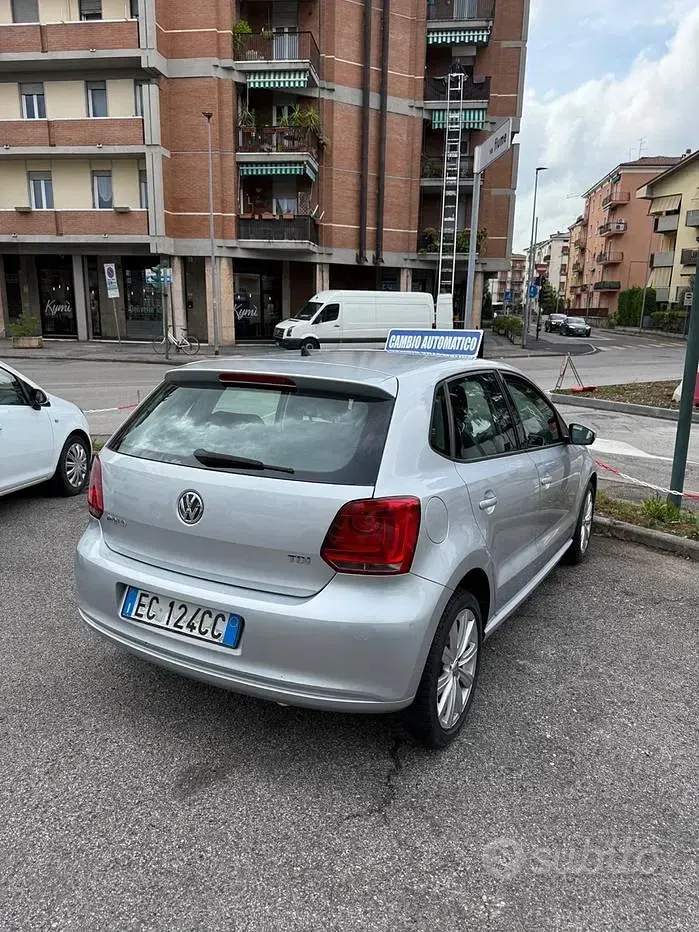 Usata VW Polo Highline 75 CV (55 kW) 2010 Grigio Utilitaria