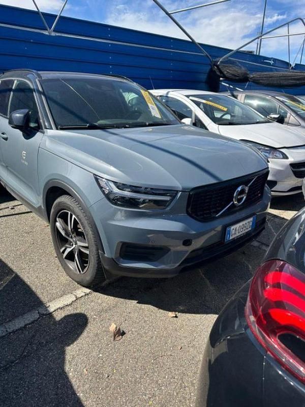 Usata Volvo XC40 Business Edition 150 CV (110 kW) 2020 Grigio SUV