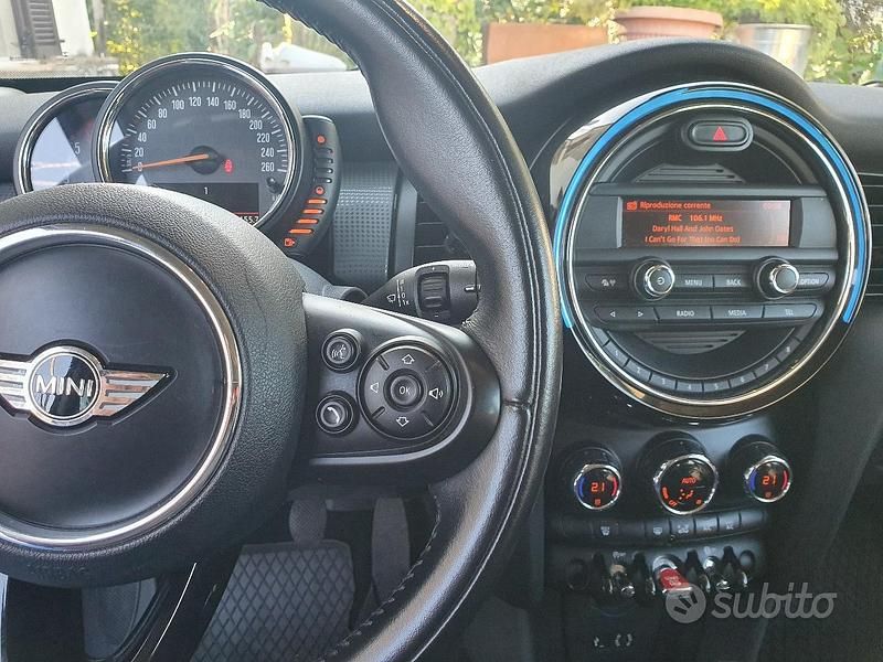 Begagnad Mini ONE 102 HK (75 kW) 2016 Blå Halvkombi
