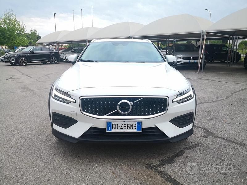 Usata Volvo V60 CC 190 CV (139 kW) 2021 Bianco Station wagon