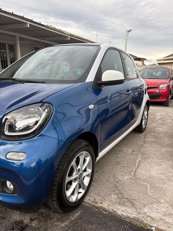 Usata Smart ForFour Passion 90 CV (66 kW) 2018 Blu Utilitaria