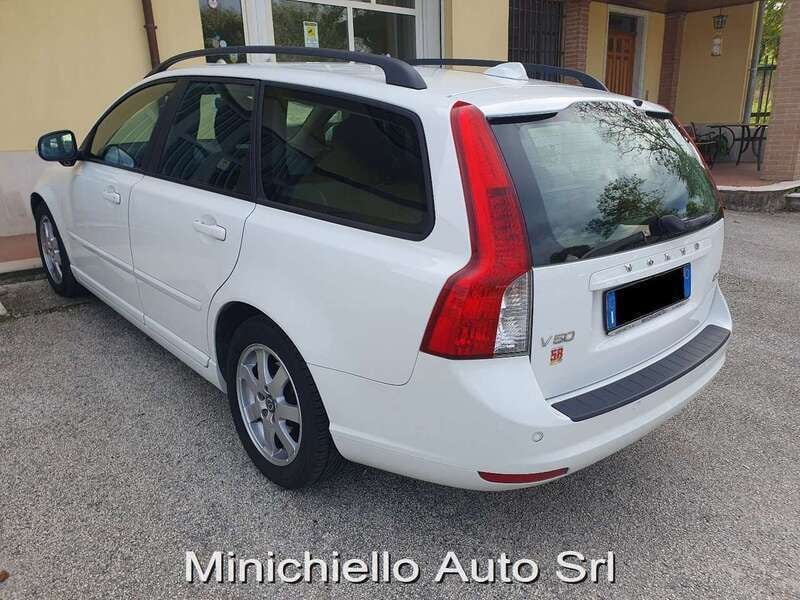 Usata Volvo V50 114 CV (83 kW) 2010 Bianco Station wagon
