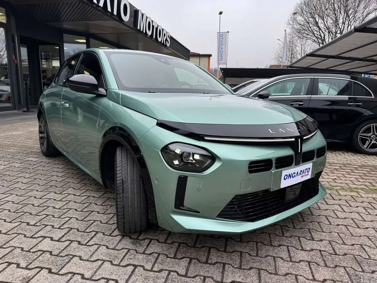 Usata Lancia Ypsilon 110 CV (80 kW) 2025 Verde Utilitaria