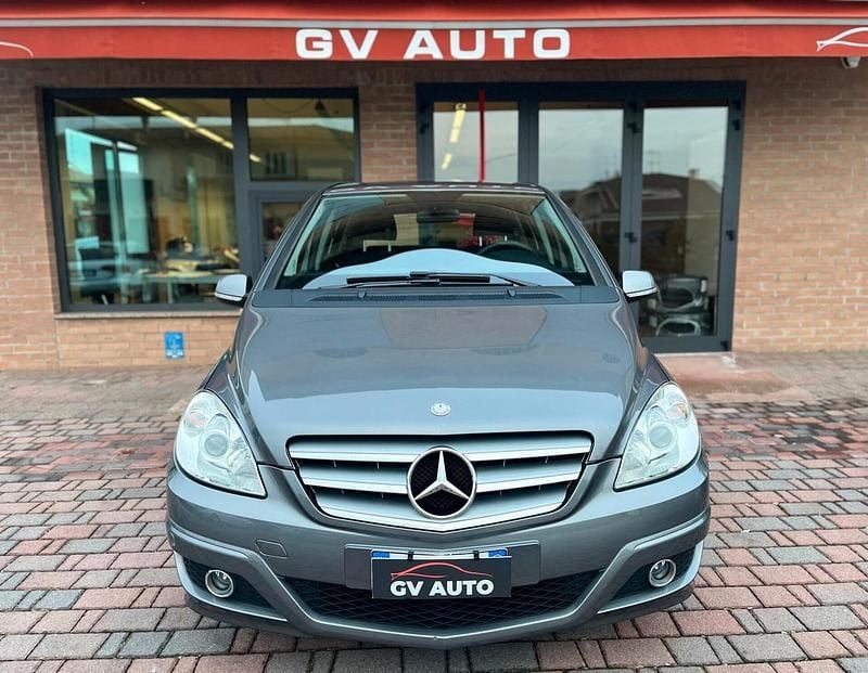 Usata Mercedes B180 116 CV (85 kW) 2010 Grigio Monovolume