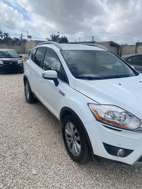 Usata Ford Kuga 140 CV (102 kW) 2012 Bianco SUV