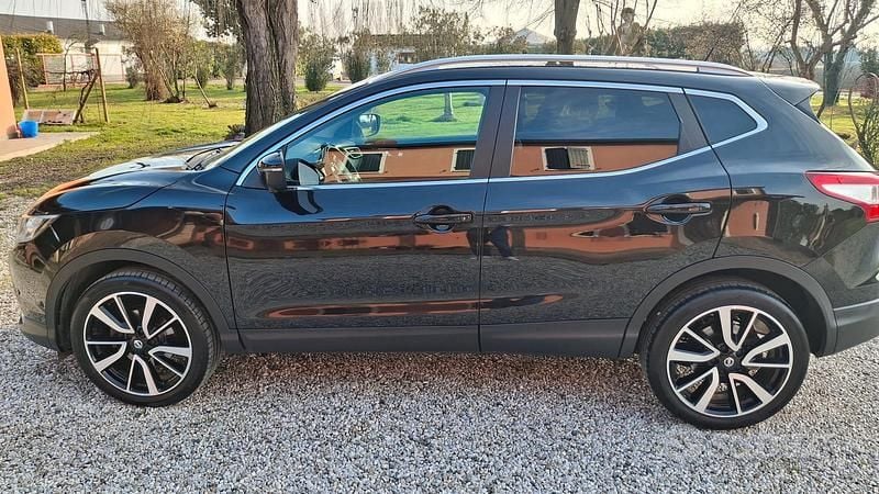 Usata Nissan Qashqai Tekna 131 CV (96 kW) 2017 Nero SUV