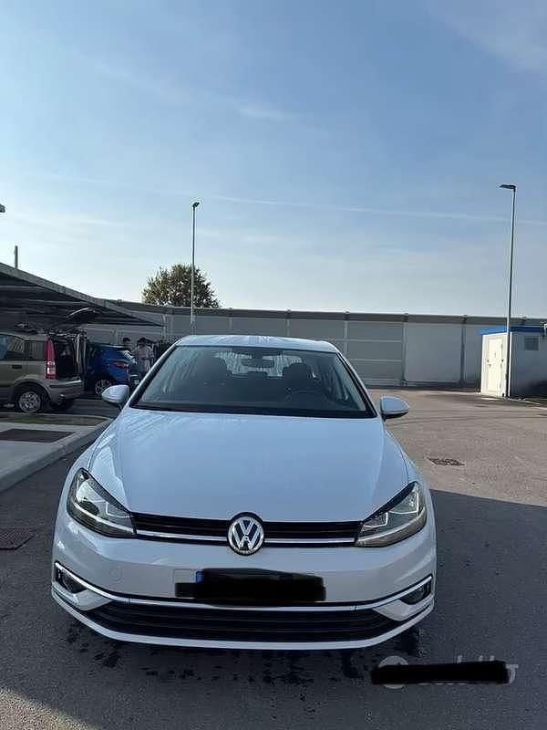 Usata VW Golf VII Highline 110 CV (80 kW) 2018 Berlina