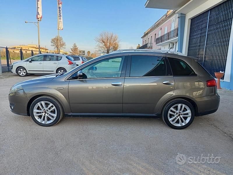 Usata Fiat Croma Emotion 150 CV (110 kW) 2008 Marrone Station wagon