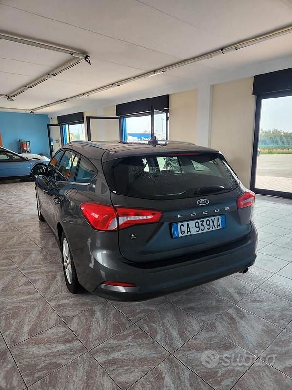 Usata Ford Focus Business Edition 120 CV (88 kW) 2020 Grigio Station wagon