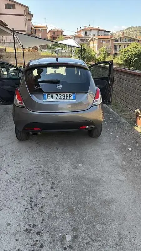 Usata Lancia Ypsilon 69 CV (50 kW) 2014 Utilitaria