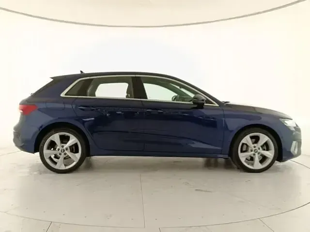 Usata Audi A3 Advanced Plus 150 CV (110 kW) 2021 Blu navarra metallizzato Berlina
