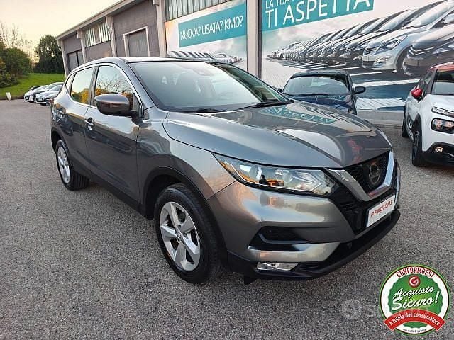 Usata Nissan Qashqai Acenta 115 CV (84 kW) 2018 Grigio SUV