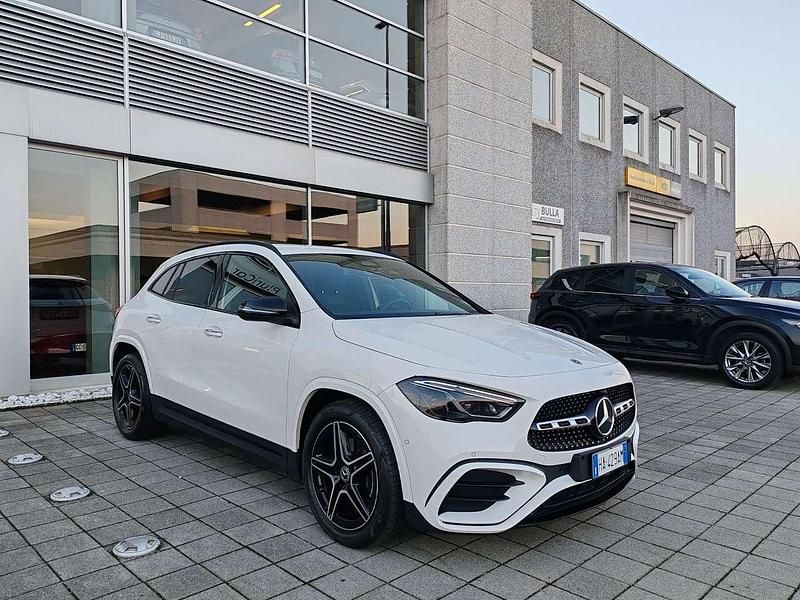 Usata Mercedes GLA200 AMG Line Premium 150 CV (110 kW) 2024 Bianco SUV