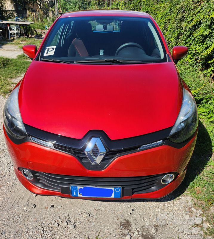 Usata 2015 Renault Clio IV Tre volumi | 8500 € (Buon prezzo) - Immagine 1/4