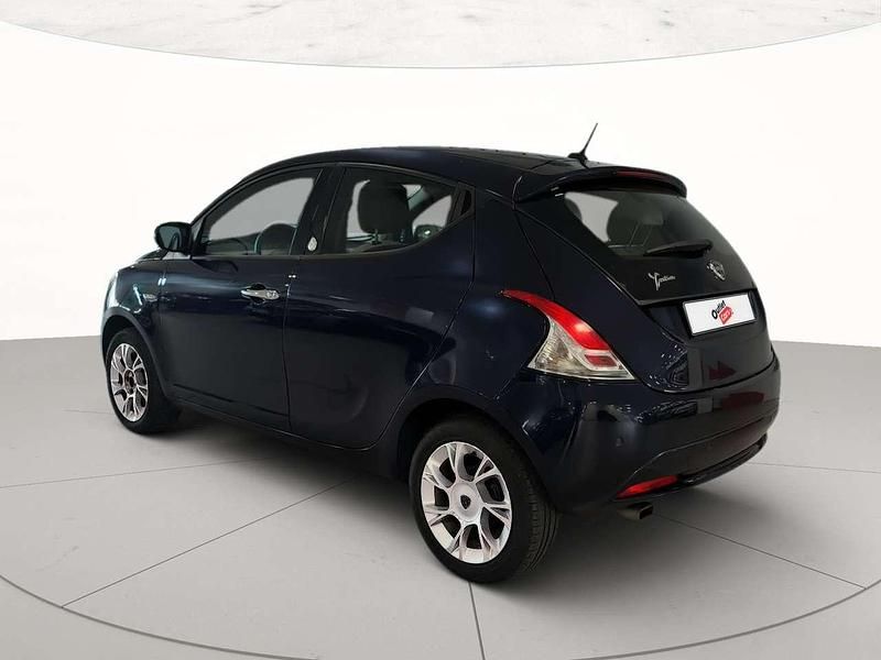 Usata Lancia Ypsilon 69 CV (50 kW) 2016 Bleu Utilitaria