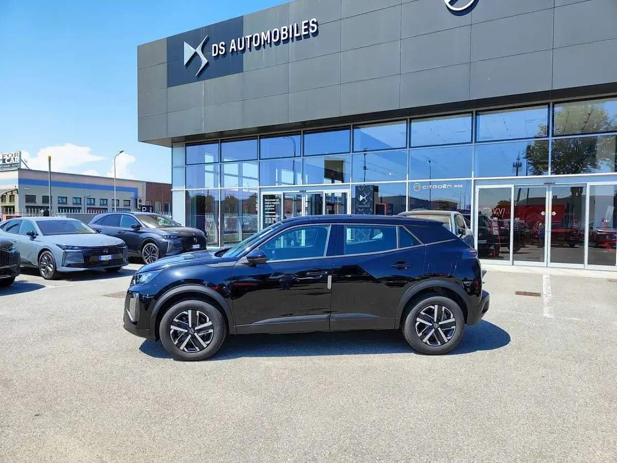 Nuova Peugeot 2008 Style 136 CV (100 kW) 2026 Nero perla SUV