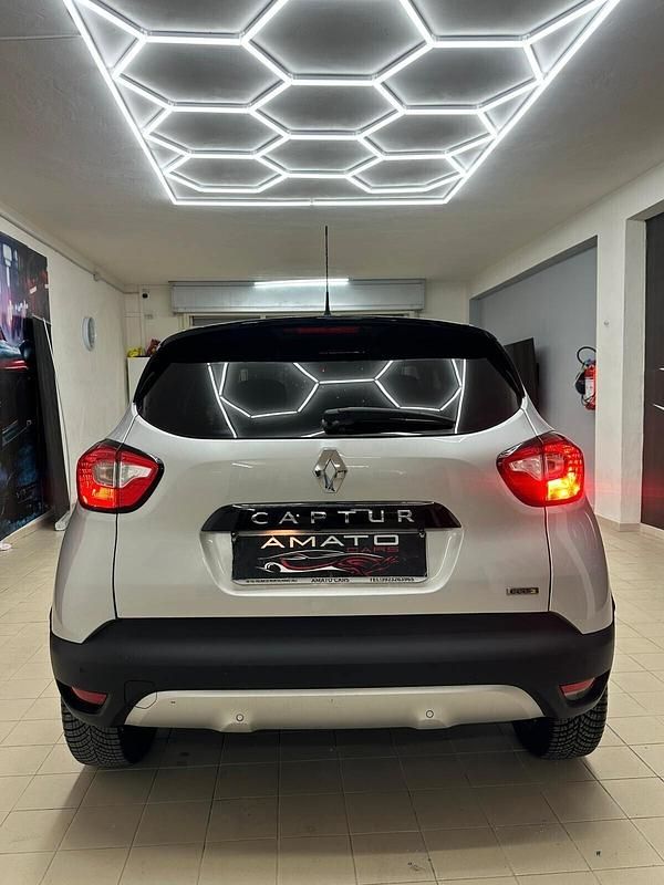 Usata Renault Captur Life 90 CV (66 kW) 2017 Grigio SUV