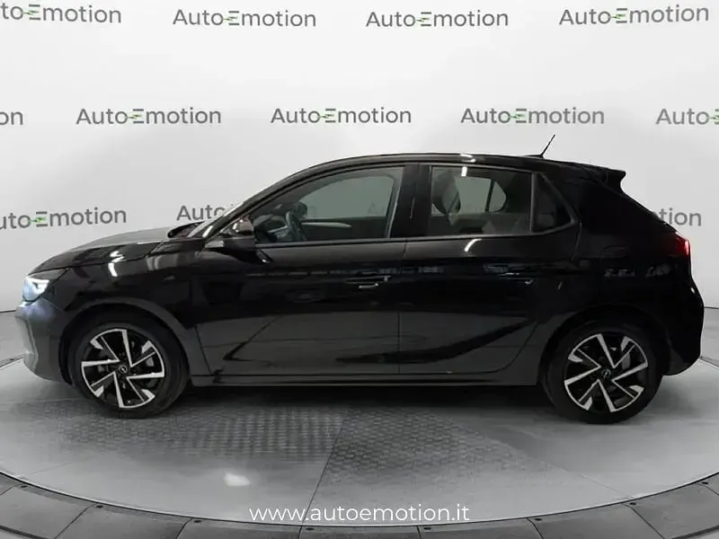 Usata Opel Corsa 101 CV (74 kW) 2025 Nero Utilitaria