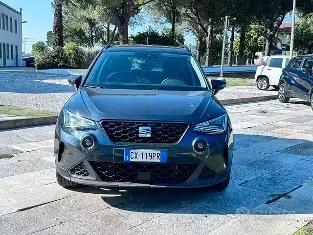 Usata Seat Arona Style 95 CV (69 kW) 2024 Grigio SUV